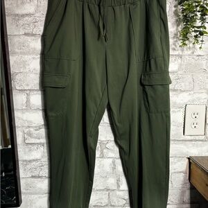 Mondetta Women’s Olive Cargo Pants